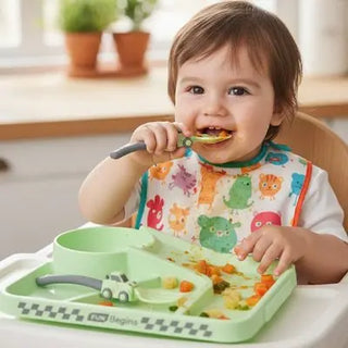 Baby plate from Univers Nest with non-slip bottom and unbreakable design, perfect for safe feeding and easy cleaning.